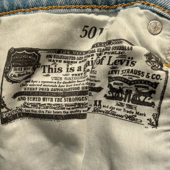 NWT Levi's 501 Original Cropped Women's Jeans in Samba Blues size 31 - Picture 10 of 10